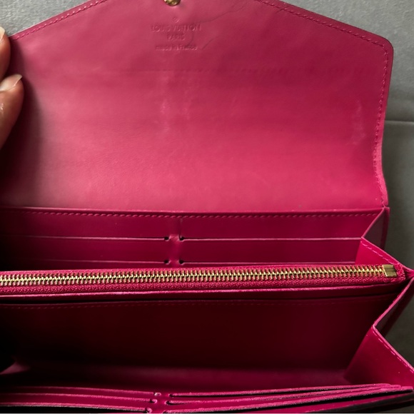 Louis Vuitton Vernis Embossed Wallet - Picture 3 of 9